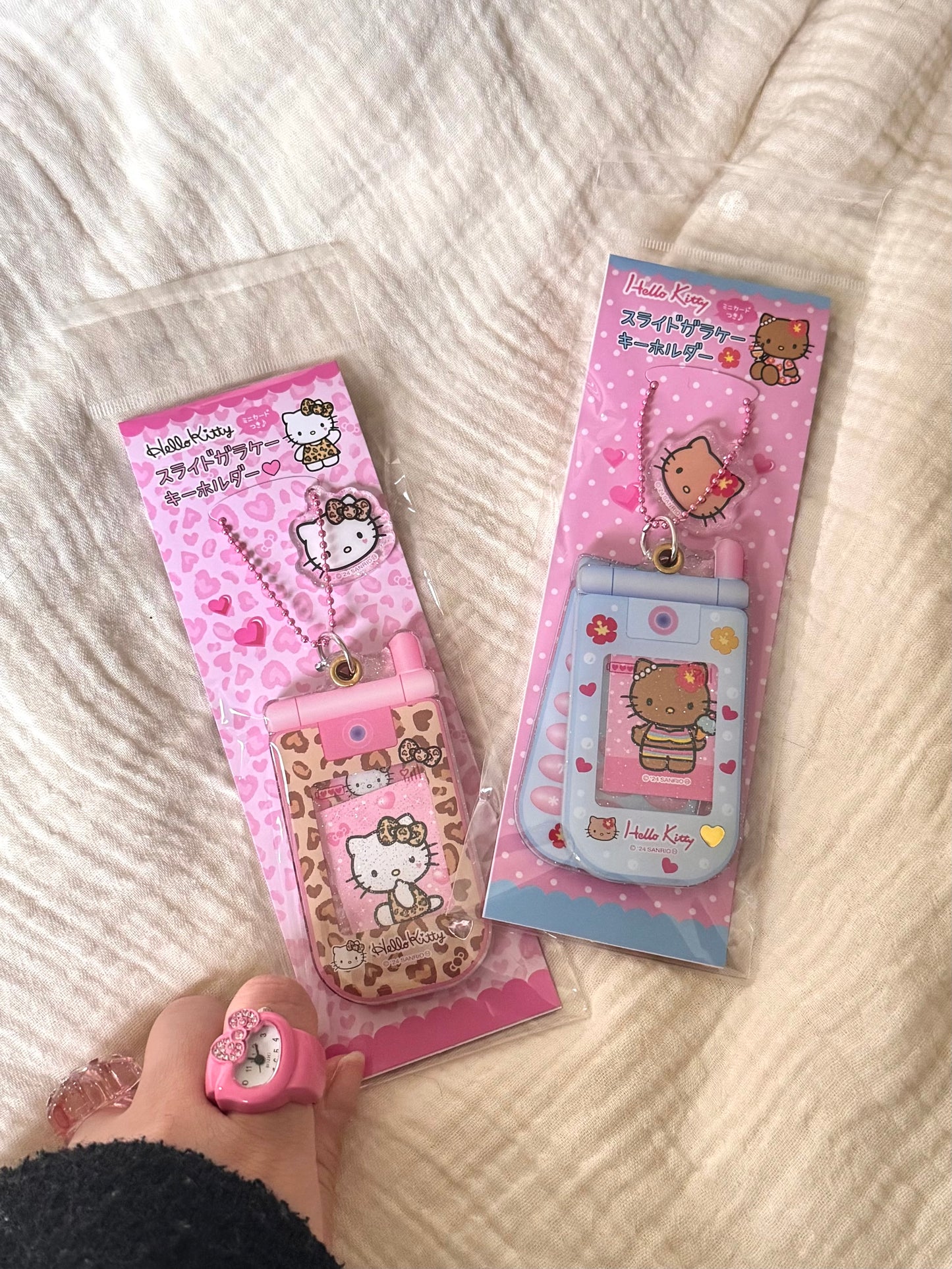 [現貨] 日本限定 🇯🇵 GoGoGal 平成辣妹 Hello Kitty 系列商品-翻蓋手機吊飾